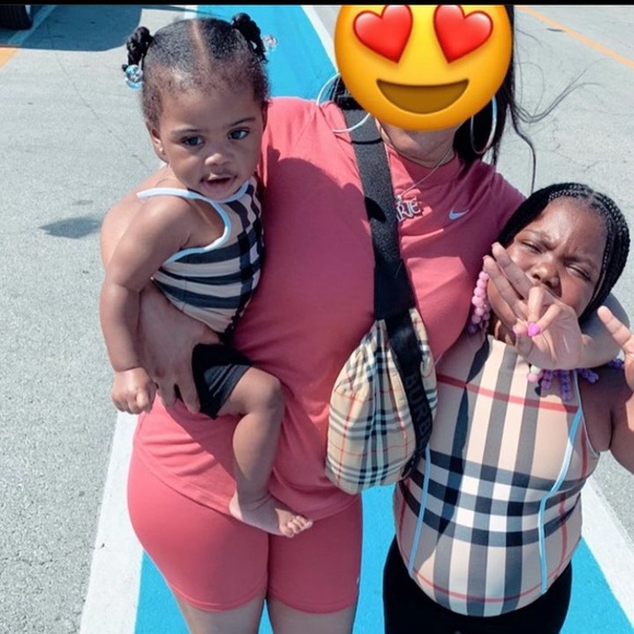 Burberry fannypack - Picture 3 of 3